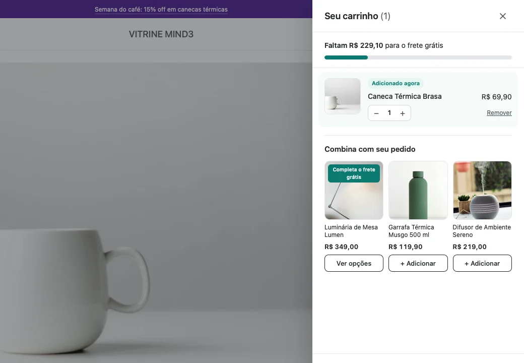 Carrinho lateral da loja com a caneca adicionada, a barra do frete grátis e três sugestões